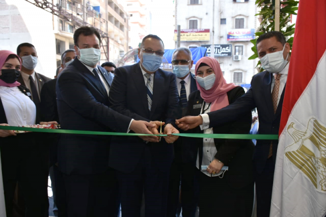 محافظ الشرقية يفتتح فرع البنك الأهلى الجديد يالزقازيق
