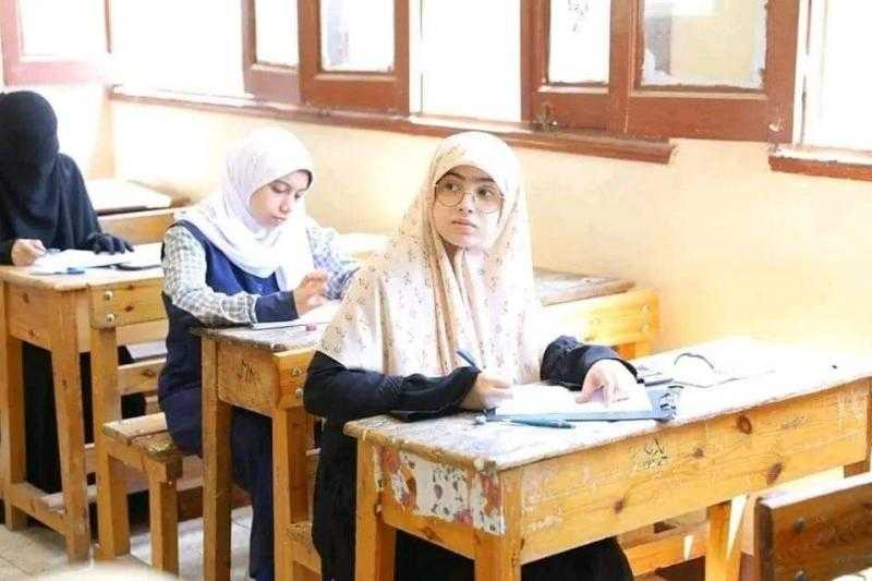 ”أمهات مصر” تعرض آراء أولياء أمور الثانوية العامة في المواد الغير مضافة