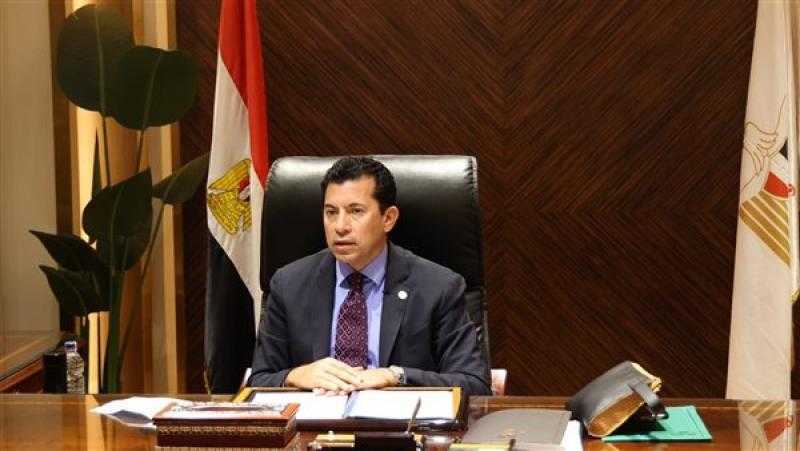 وزير الشباب يلتقي لاعبي المنتخب المصري لرفع الأثقال