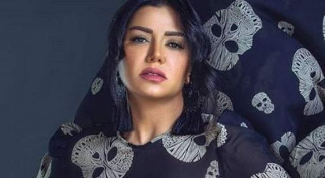 الفنانة رانيا يوسف