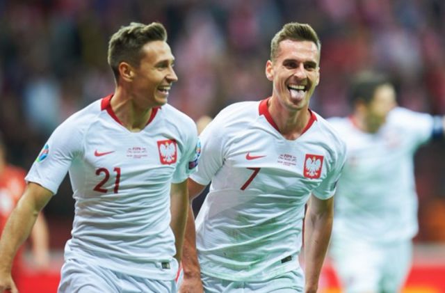 احتفال لاعبي بولندا