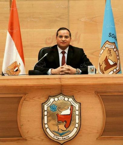 الدكتور أحمد عزيز رئيس جامعة سوهاج