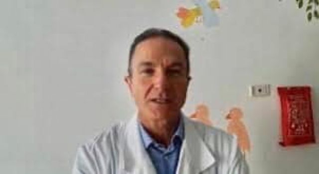 الخبير الايطالى البروفيسور فابيو كيارنزا رئيس الجمعية الايطالية لجراحة مناظير الاطفال