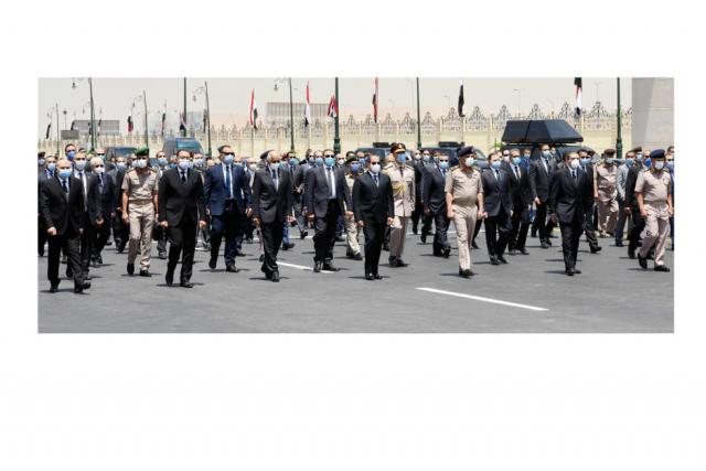 السيسي يتقدم الجنازة العسكرية للفريق محمد العصار