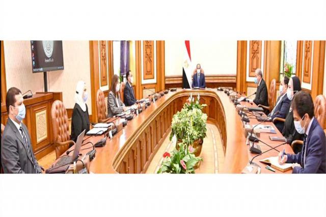 اجتماع الرئيس السيسي مع رئيس الوزراء وعدد من وزراء حكومته