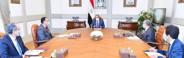 السيسى يجتمع مع وزراء الحكومة