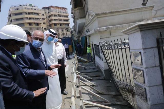 وزير النقل يتفقد مقر سفارة البحرين بعد الهبوط الأرضي بسبب أعمال مترو الأنفاق