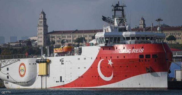تركيا تسحب السفينة 