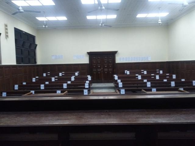 صورة لتجهيزات القاعات بمحكمة الإسكندرية 