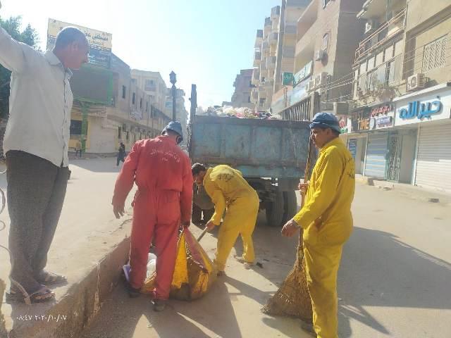 رفع القمامة من الشوارع والميادين بالشرقية