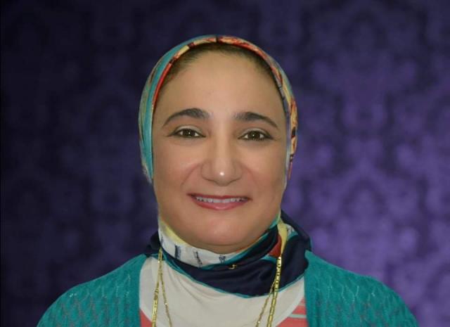 الدكتورة مني محمود 