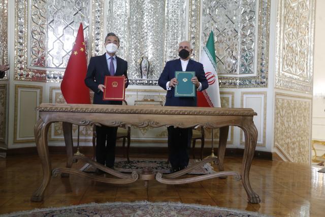 الوزيرين الإيراني والصيني