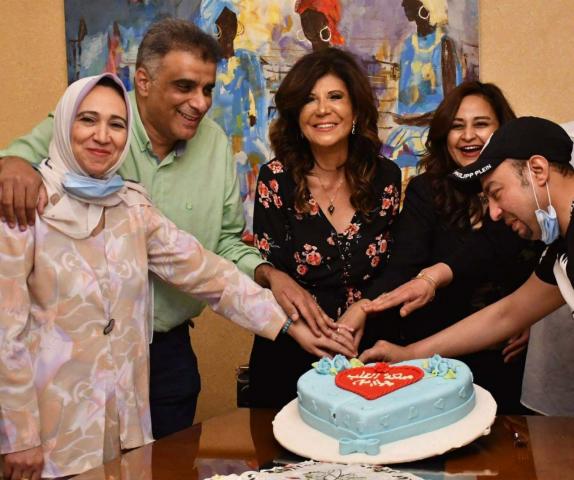 أسرة مملكة القلب تحتفل بنجاح المسلسل