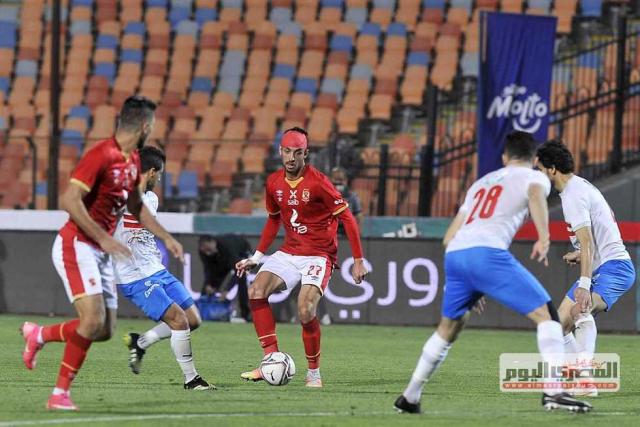 طاهر محمد طاهر خلال مباراة الأهلي و الزمالك في الدوري الممتاز - صورة أرشيفية