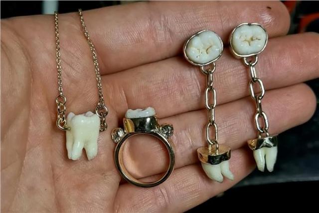مجوهرات من أسنان الموتى