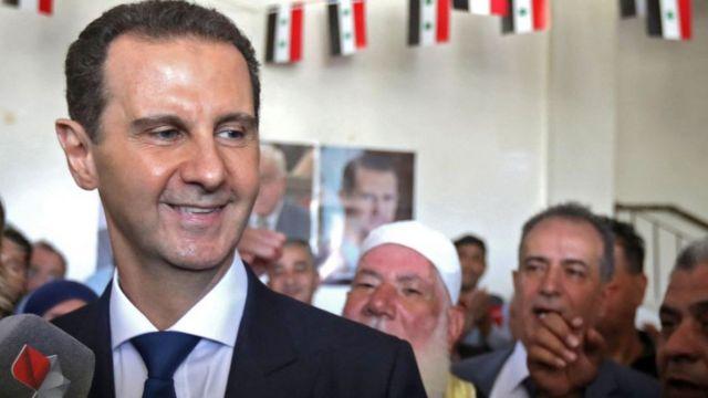 بشار الأسد يؤدي اليمين