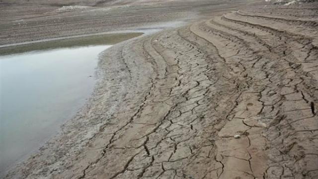 جفاف نهر الفرات