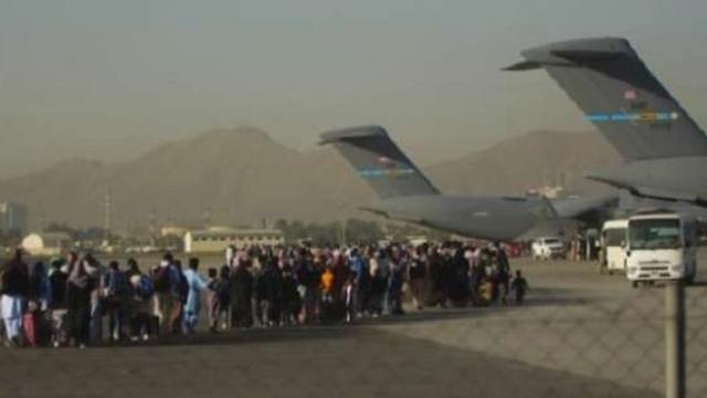 عمليات الإجلاء بمطار كابول الدولي
