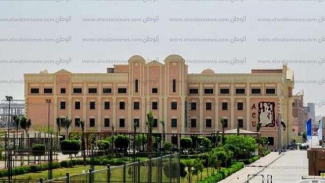 جامعة الأهرام الكندية