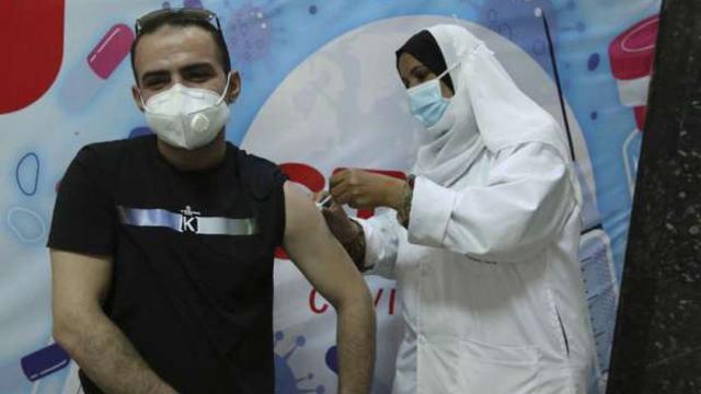 عمليات تطعيم المواطنين المصريين بمصل كورونا