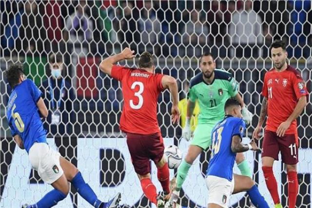 صورة من مباراة إيطاليا وسويسرا