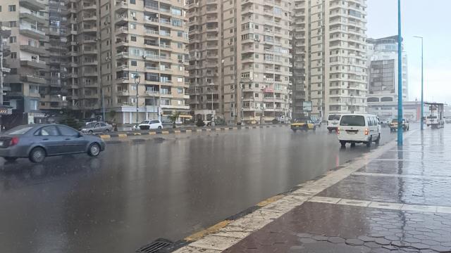امطار غزيرة على محافظة الإسكندرية