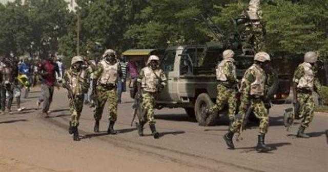 مقتل 10 أشخاص بهجوم مسلح على قرية في بوركينا فاسو