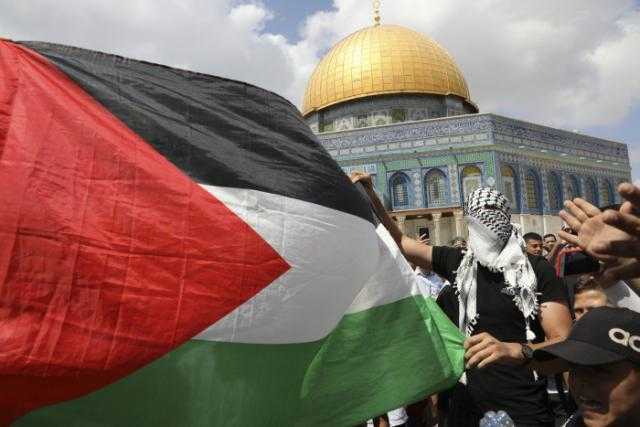 رئيس الوزراء الفلسطيني: نأمل طي الانقسام ونجاح محادثات الفصائل باالجزائر
