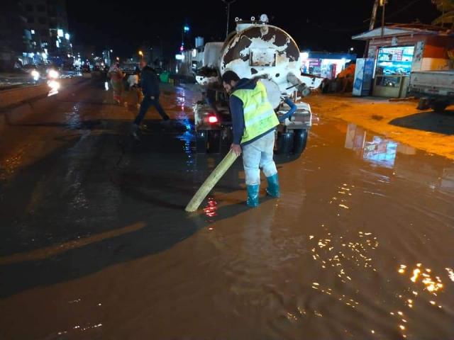 رفع تجمعات مياه الأمطار