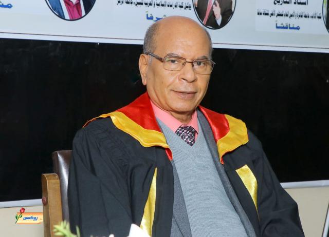 د.حسين علي أستاذ الفلسفة 