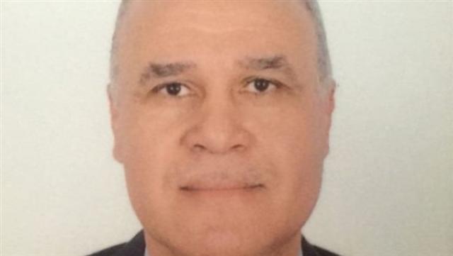محمد فرحات رئيس قطاع الشئون التجارية بشركة مصرللطيران
