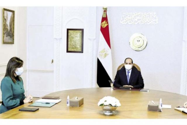 الرئيس السيسى خلال اجتماعه مع الوزيرة نبيلة مكرم