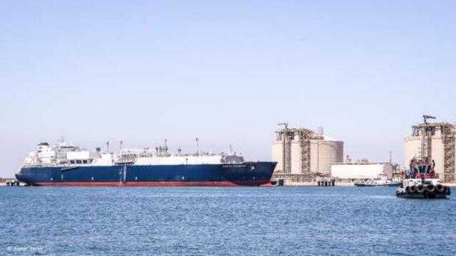 ميناء دمياط يستقبل 1703 عجول تسمين ويصدر 3385 طن رمل زجاجي