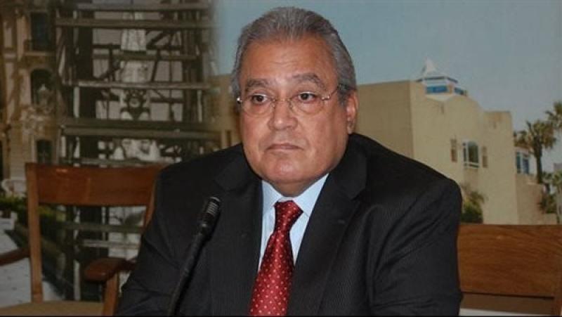 رئيس اتحاد كتاب مصر يهاجم جابر عصفور..أعرف التفاصيل