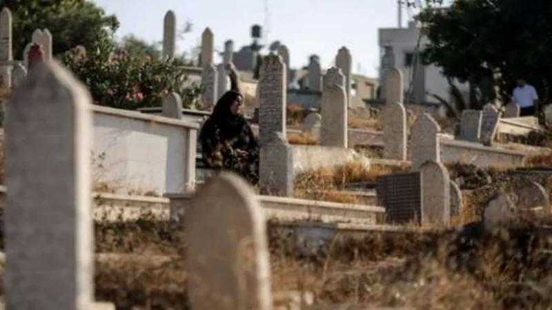 الإفتاء توضح حكم زيارة القبور أول يوم العيد: صلة رحم للأموات لكن بشروط