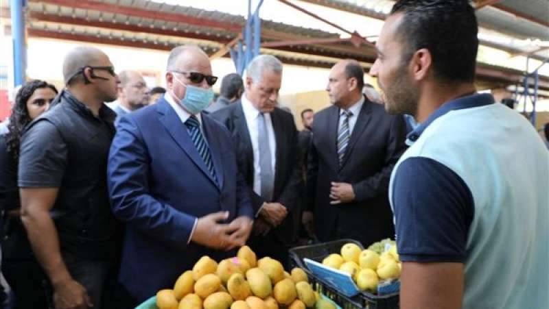أخبار  محافظ القاهرة يفتتح سوق طلخا
