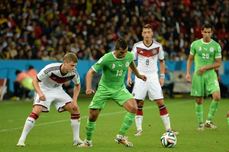 [ صورة من مواجهة الجزائر وألمانيا في مونديال 2014 ]