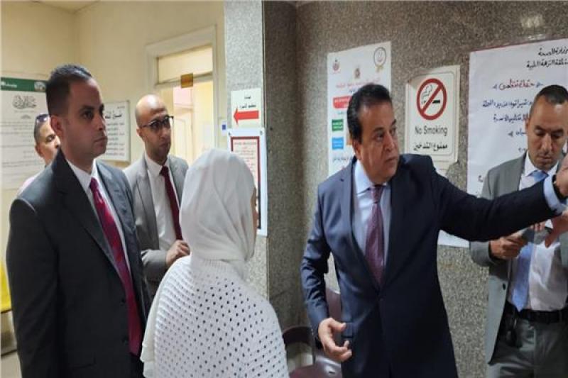وزير الصحة يتفقد مكتب صحة مدينة نصر أول ومركز طبي شيراتون
