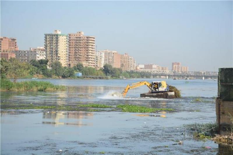 أعمال تطهير لنهر النيل