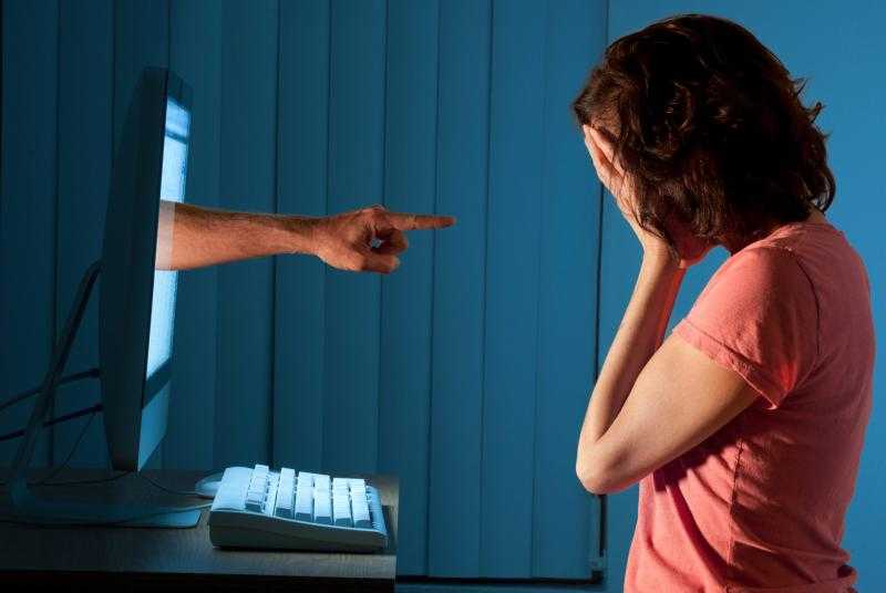 وحدة مناهضة العنف: لا توجد إحصائيات حول حالات التحرش الإلكتروني على الإنترنت