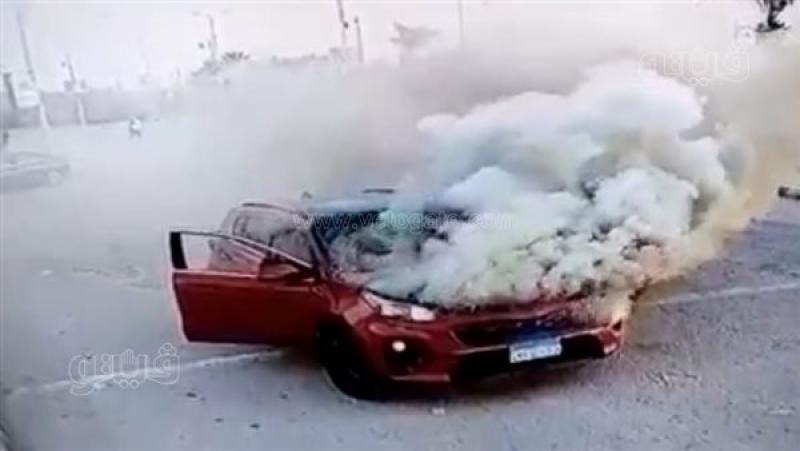 اشتعال النيران بشكل مفاجئ في سيارة ملاكي ببني سويف، فيتو