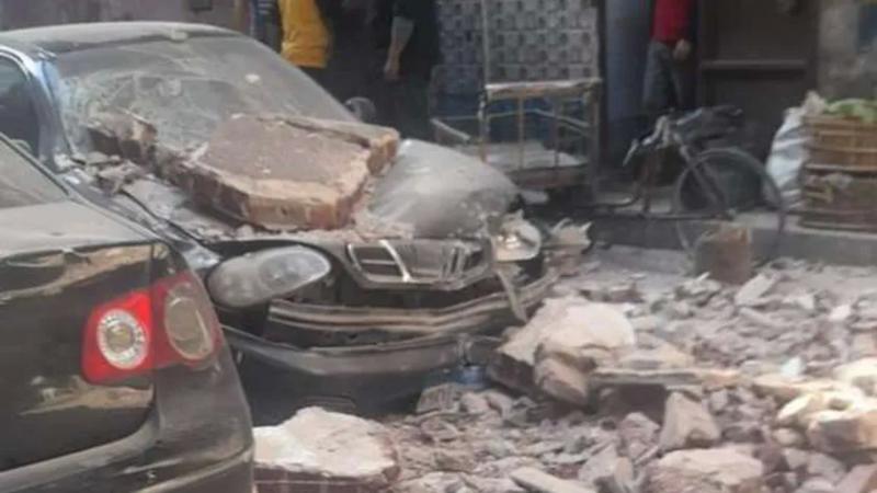 تحطم سيارتين في انهيار اجزاء عقار بالإسكندرية