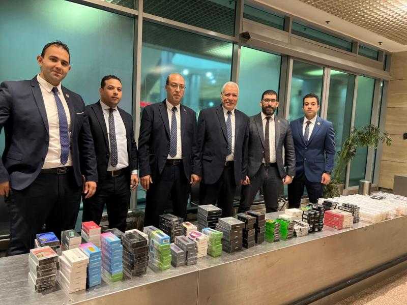 إحباط تهريب كمية  كبيرة من زيوت ومستلزمات الشيش الإلكترونية بمطار القاهرة