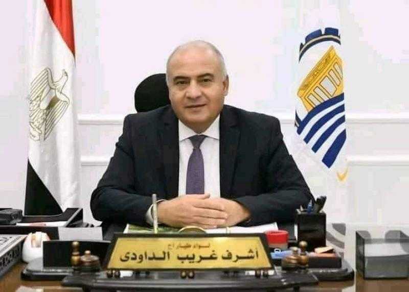 محافظ قنا يقرر إيقاف مديرة مشروعات الأمن الغذائي و4 من المتورطين معها عن العمل لمدة 3 أشهر