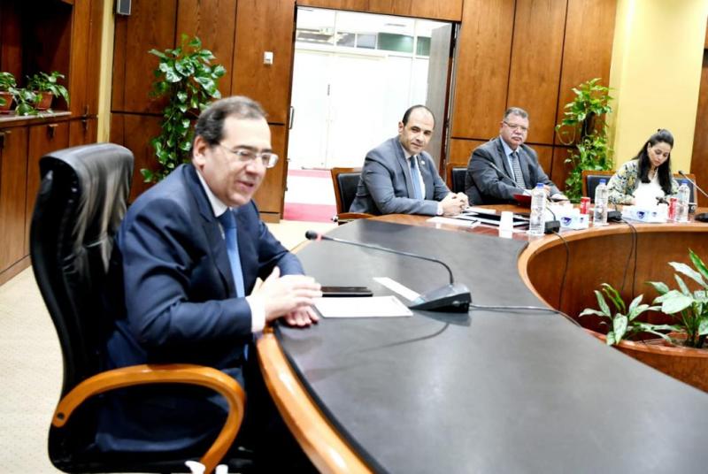 اجتماع الوزير طارق الملا ورئيس البنك الافريقي