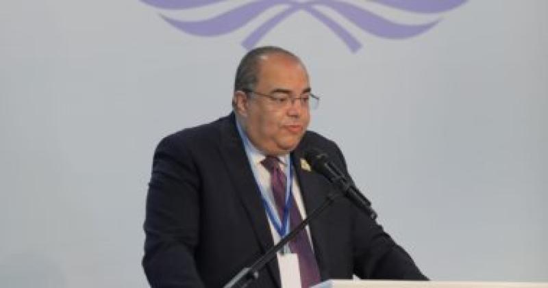 الدكتور محمود محى الدين رائد المناخ للرئاسة المصرية