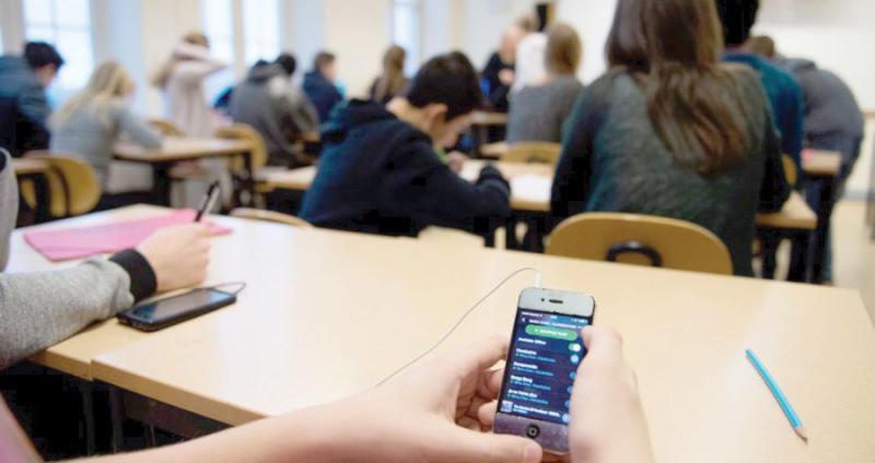 حظر الهواتف في المدارس