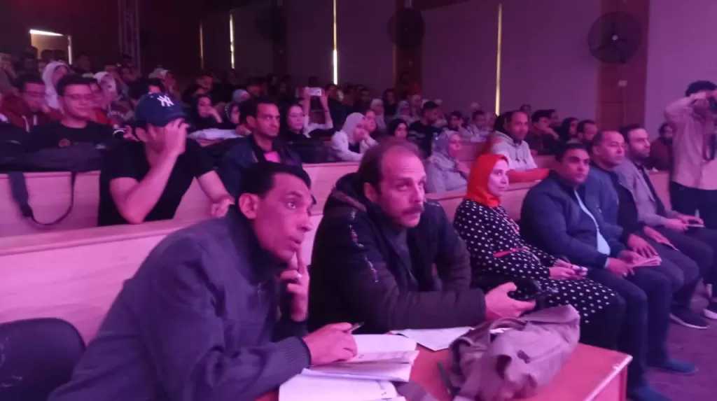 حضور كبير في عروض ثاني أيام مهرجان”بؤرة” المسرحي بجامعة دمنهور في دورته الثانية