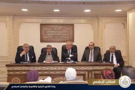«فوزي» ونائب وزير الطيران يحضران اجتماع لجنة الخطة والموازنة
