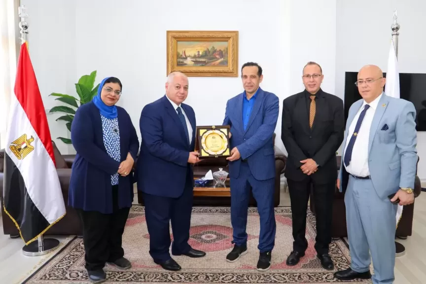 مدينة الثقافة والعلوم تكرم الدكتور محمد ثروت